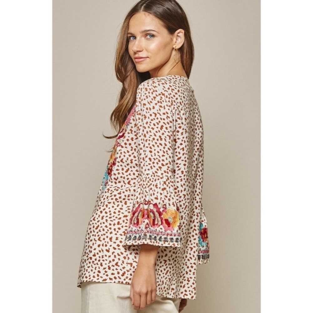 SAVANNA JANE Women's Floral Embroidered Bell Sleeve Tunic Top Size Medium Boho - Picture 5 of 9